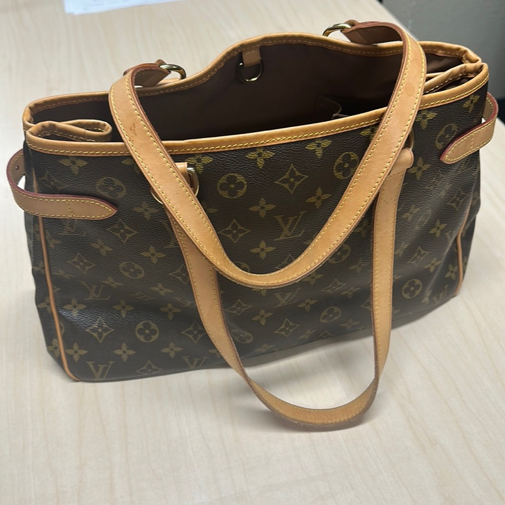 WOW POSHMARK - ONE OWNER = ME - Authentic Louis Vuitton Batignolles GM YEAH!!! - Picture 7 of 16